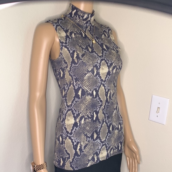 Top - Picture 2 of 4